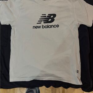 Men’s large New Balance in White with Black Logo